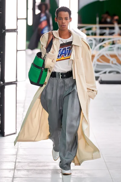 Look 2
